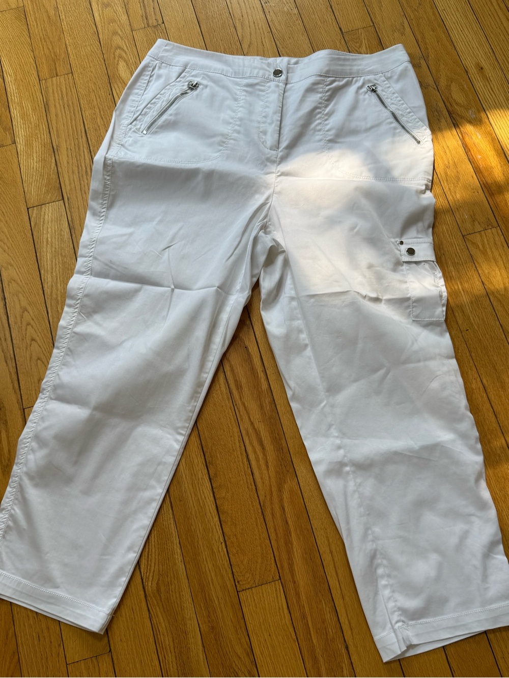 Chico’s Zenergy White Cargo Pants with Utility Pocket - Unbranded